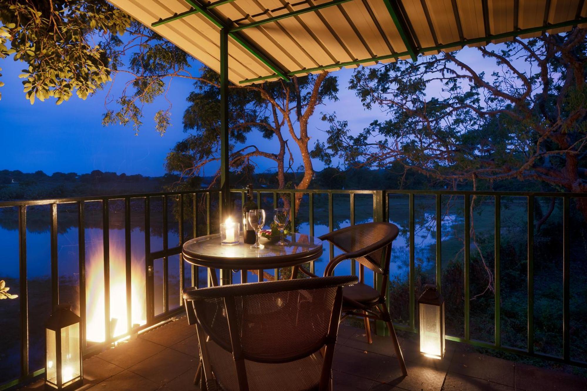 Villa Neem Tree House Kirinda  Exterior foto